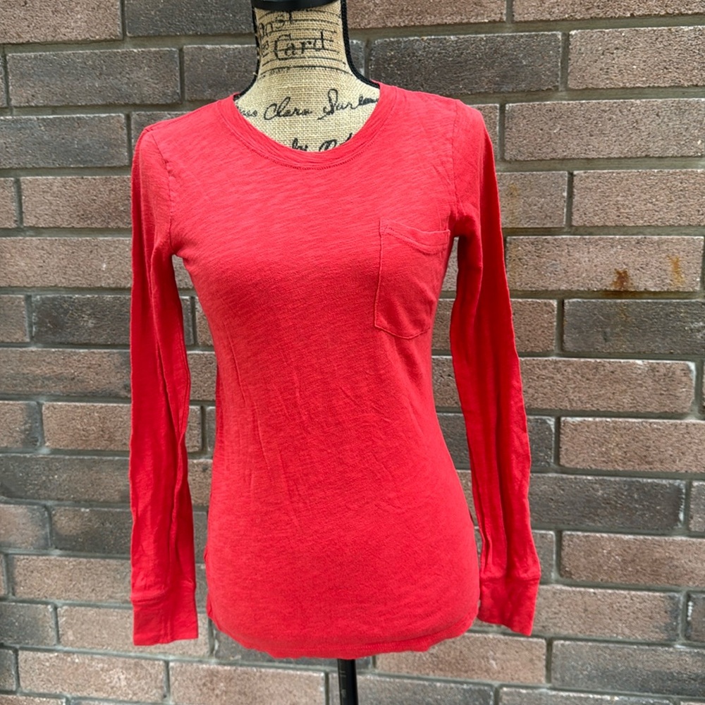 Hi-Line Women's Long Sleeve Pocket Top Size XS Red